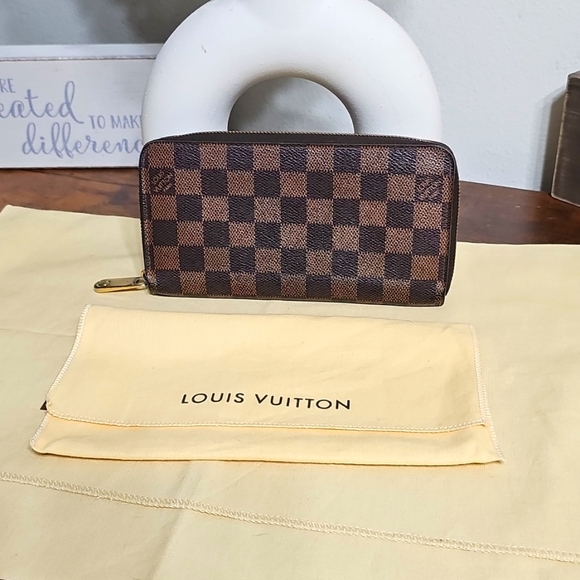 Louis Vuitton Monogram Brown Wallet Collection - Picture 1 of 12